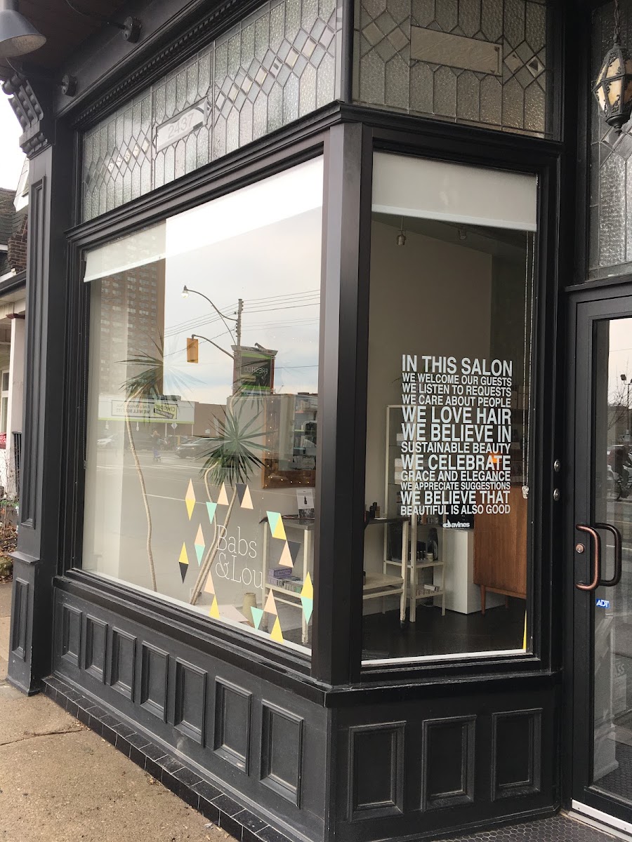 babs + lou, beauty salon at 2437 Dundas Street West in Old Toronto, Toronto