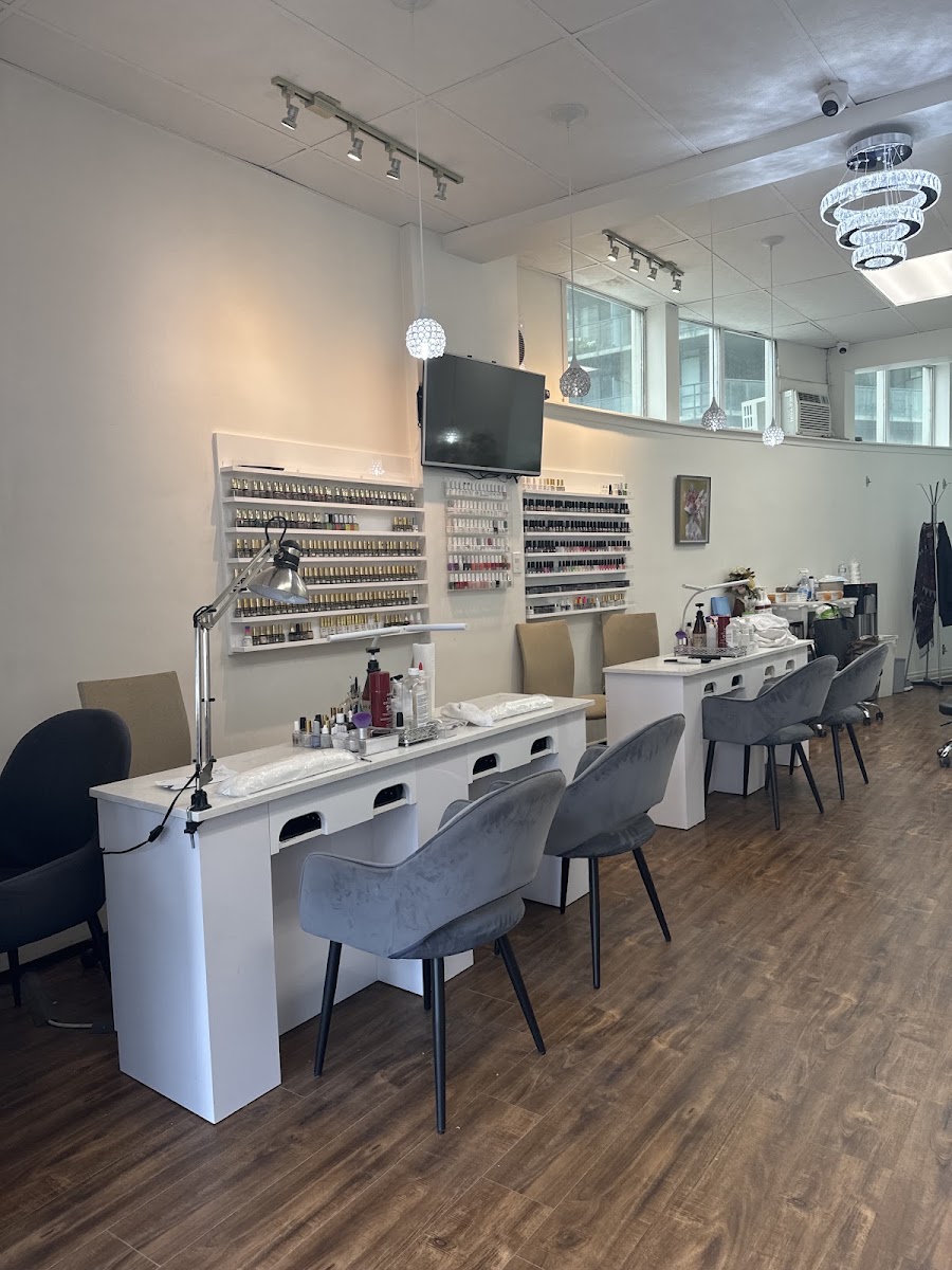 Beauté d’Amour Nails Studio, beauty salon at 823 Yonge Street in Old Toronto, Toronto