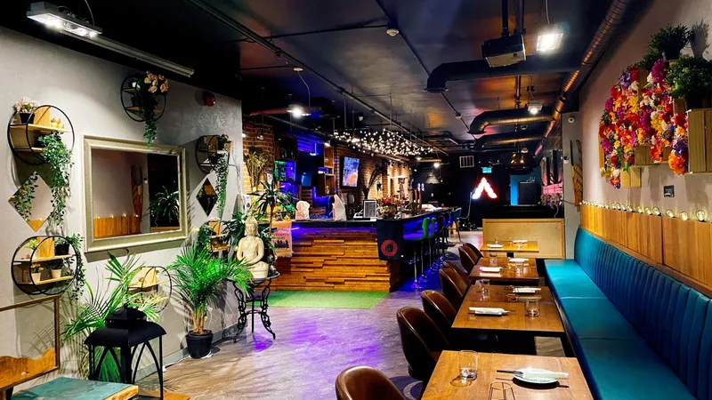 Crystal Thani Kitchen & Bar, thai kitchen at 571 College Street in Old Toronto, Toronto