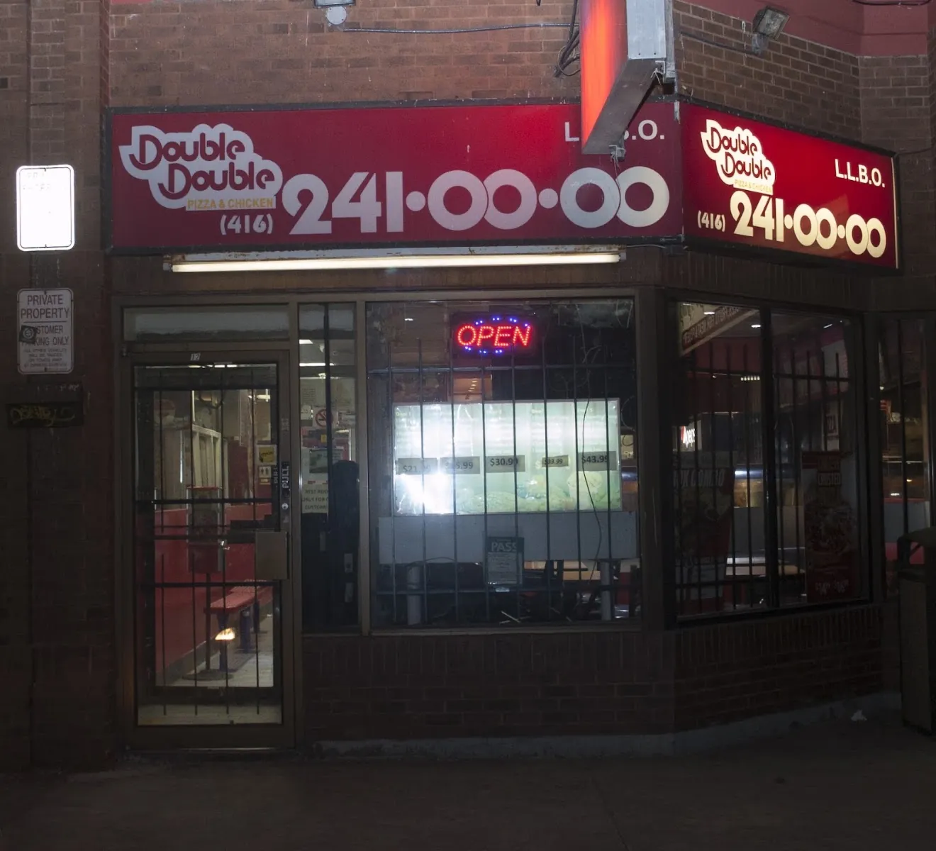Double Double Pizza, italian kitchen at 3420 Lawrence Avenue East in Scarborough, Toronto