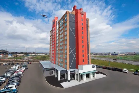 Four Points by Sheraton, hotel at 2180 Islington Avenue in Etobicoke, Toronto