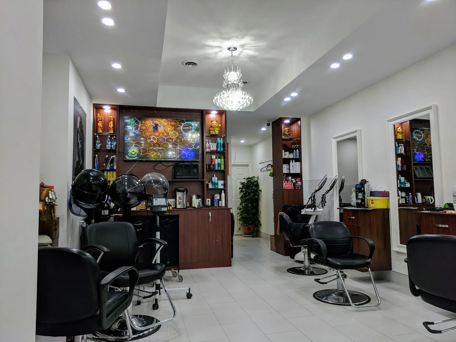 Galaxy Salon, hair salon at 599 Gerrard Street East in Old Toronto, Toronto