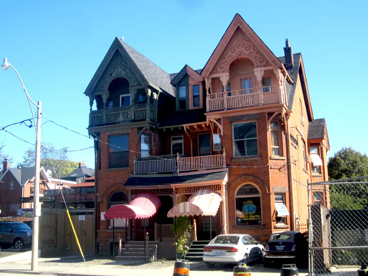 Global Guest House, guest house at 9 Spadina Road in Old Toronto, Toronto