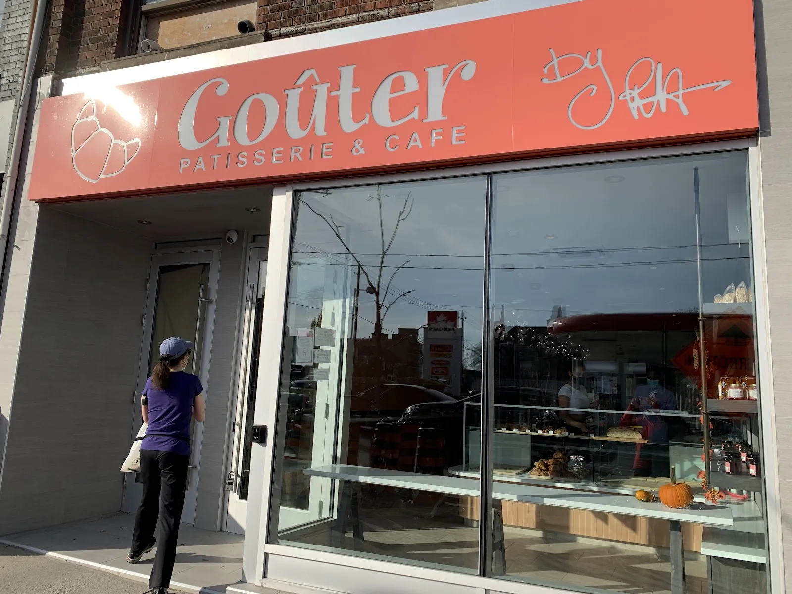 Goûter Patisserie, bakery at 300 Eglinton Avenue West in Old Toronto, Toronto