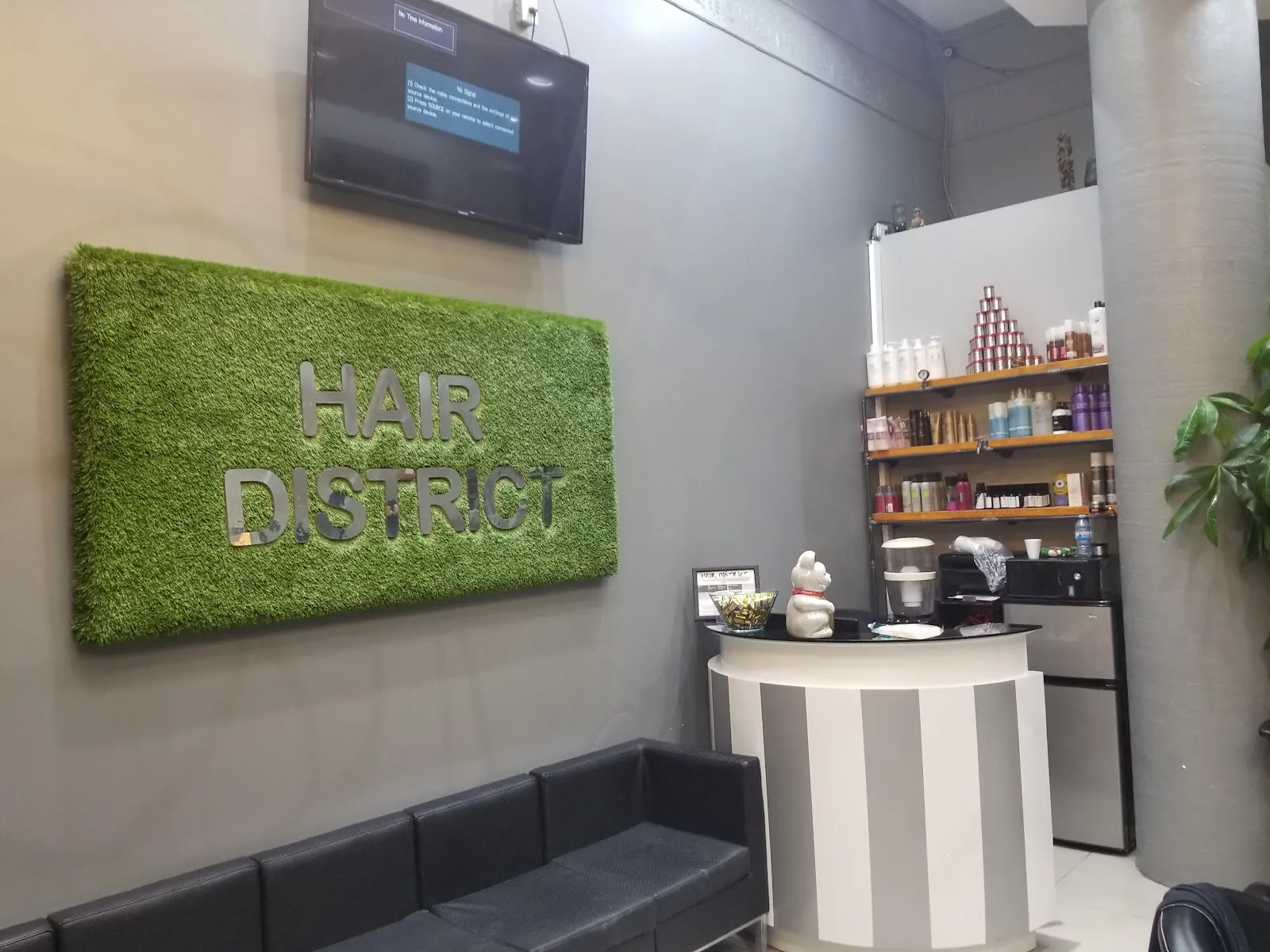 Hair District, hair salon at 1033 Bay Street in Old Toronto, Toronto