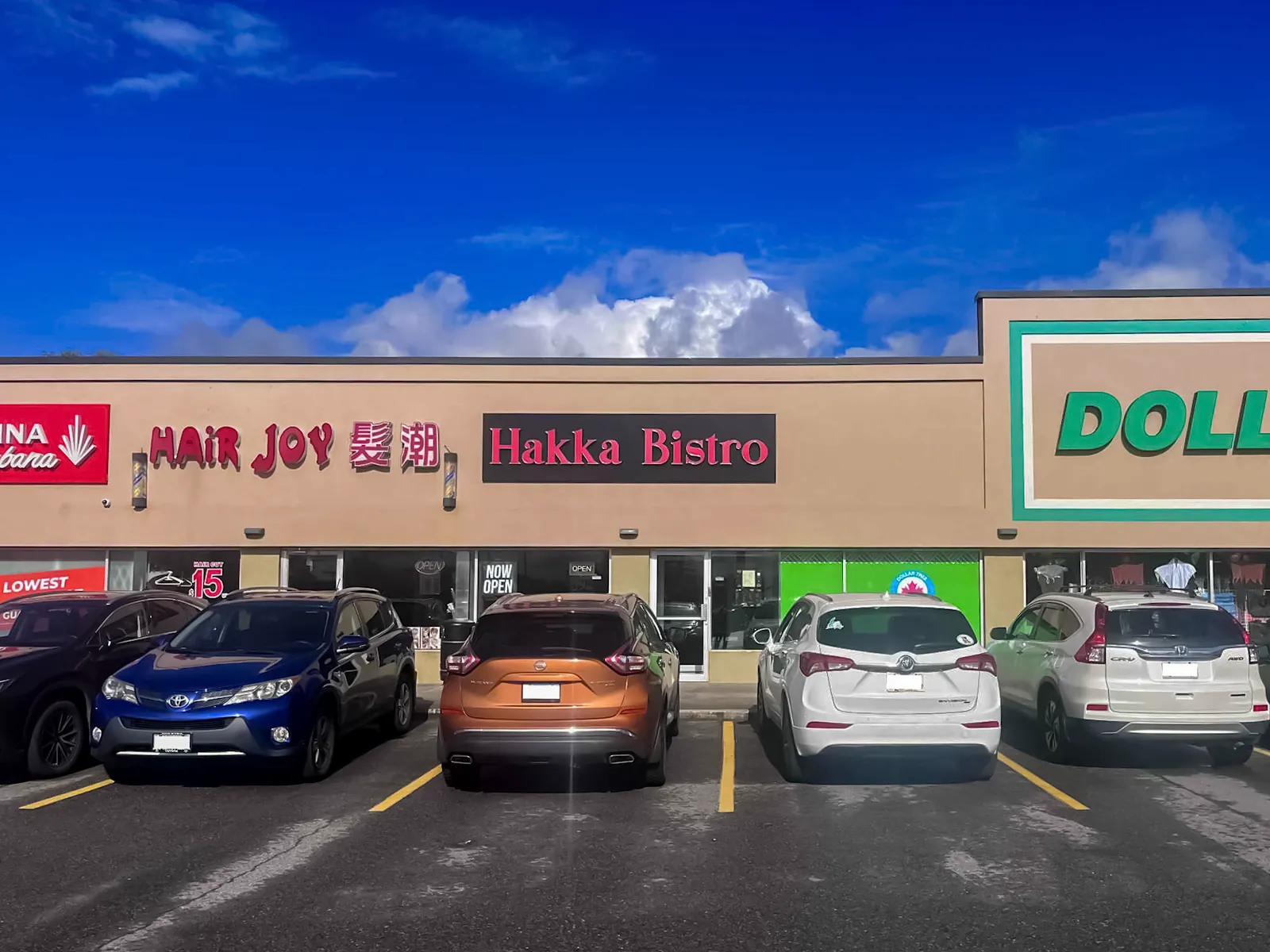 Hakka Bistro Indian and Hakka Cuisine, chinese kitchen at 2432 Eglinton Avenue East in Scarborough, Toronto