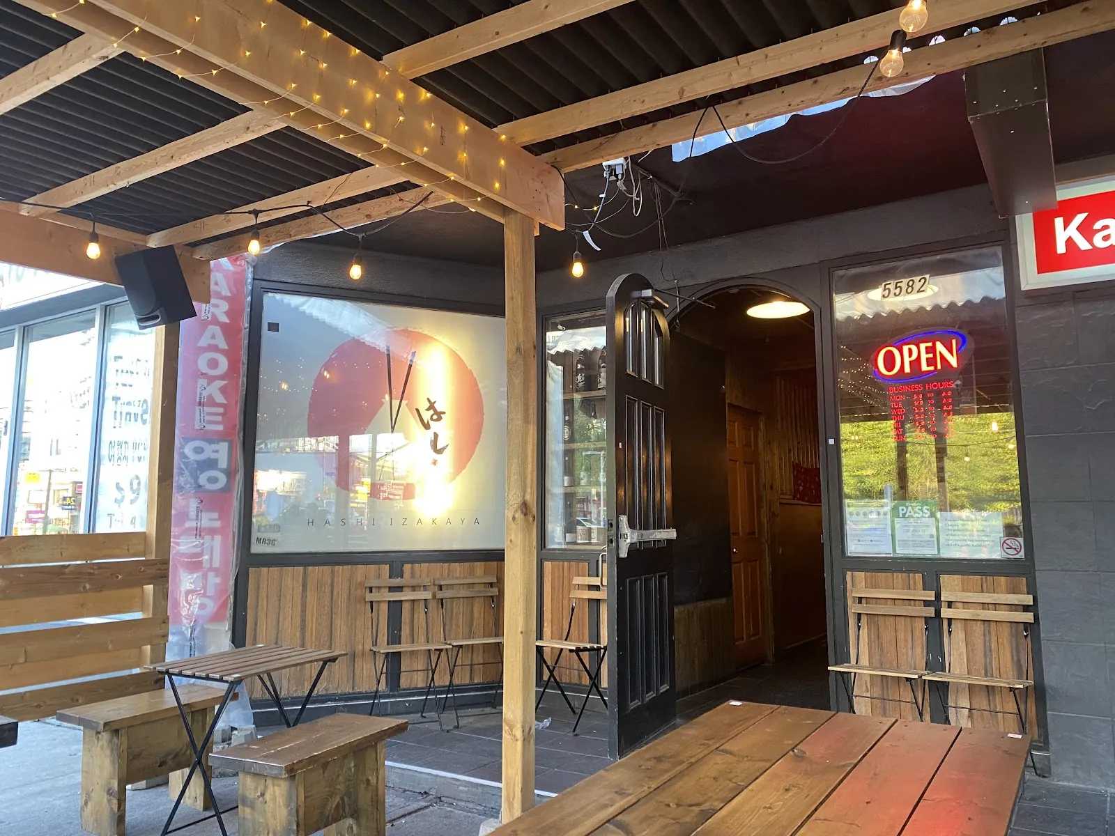 Hashi Izakaya, korean kitchen at 5582 Yonge Street in North York, Toronto