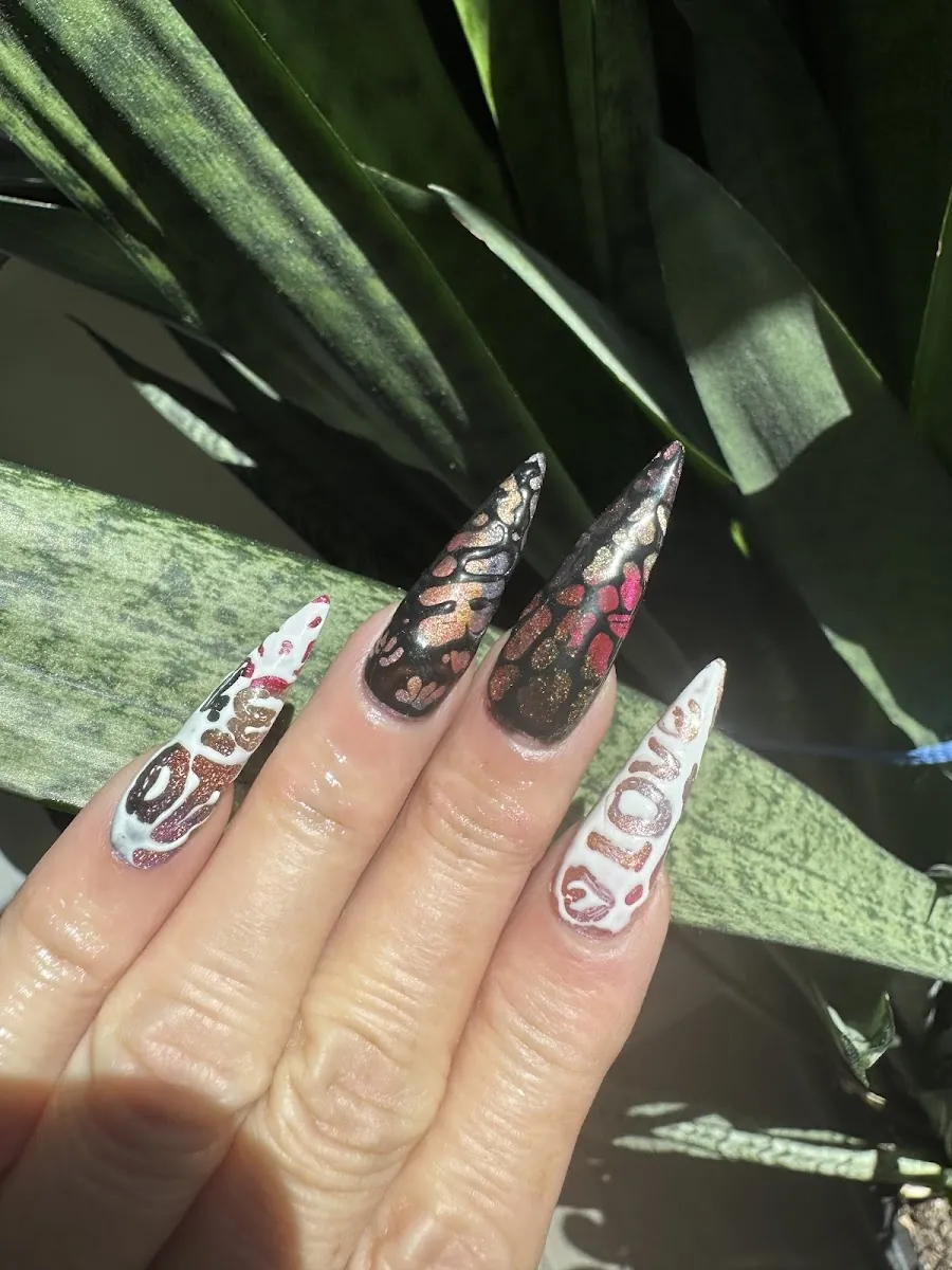 Hawaii Nails & Spa, beauty salon at 1642 Bloor Street West in Old Toronto, Toronto