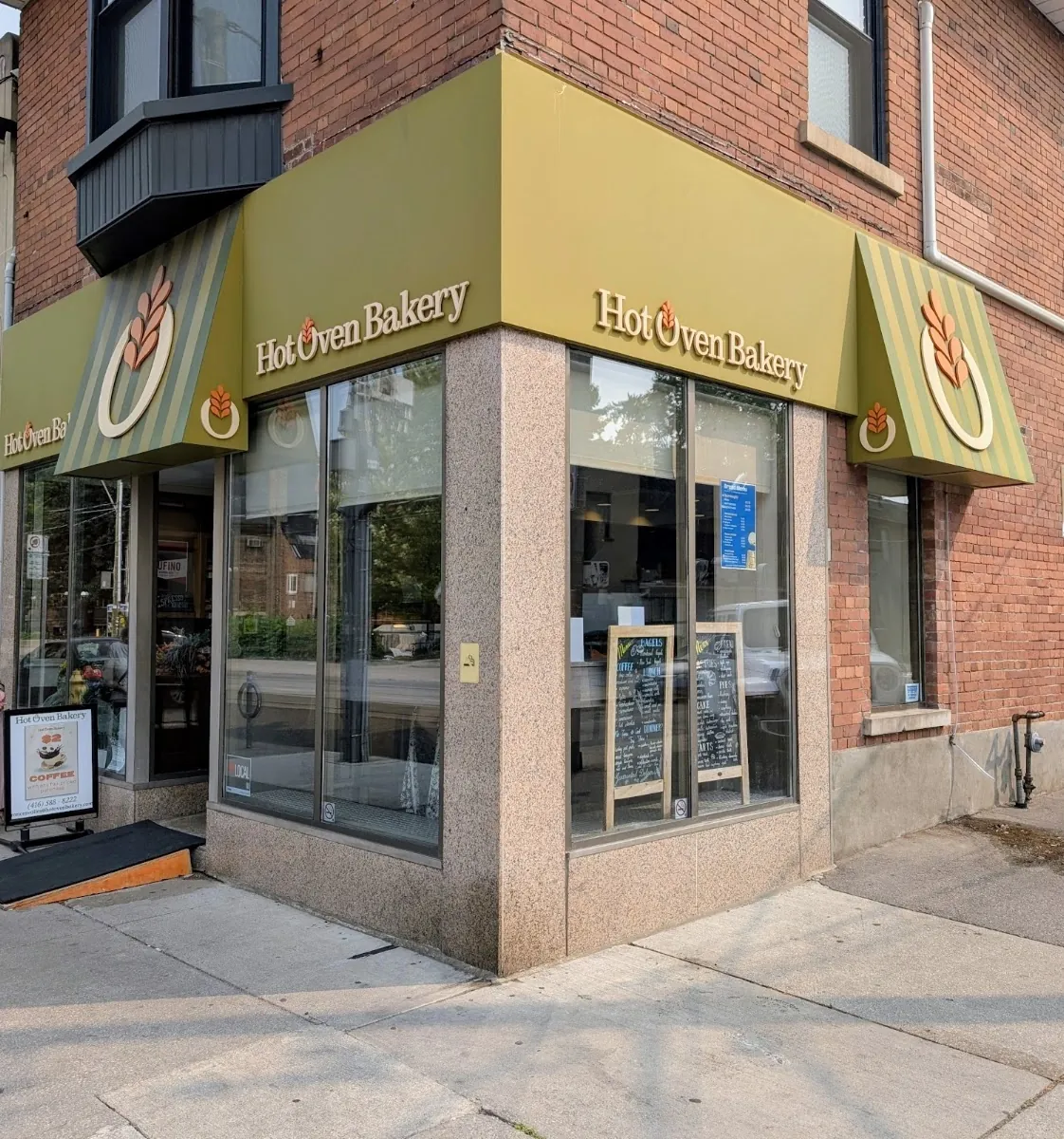 Hot Oven Bakery, bakery at 177 Roncesvalles Avenue in Old Toronto, Toronto