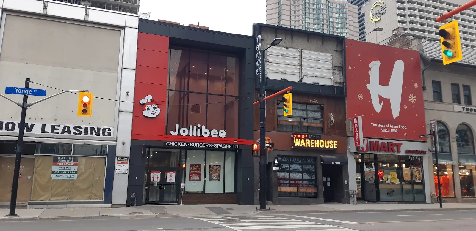 Jollibee, filipino kitchen at 334 Yonge Street in Old Toronto, Toronto