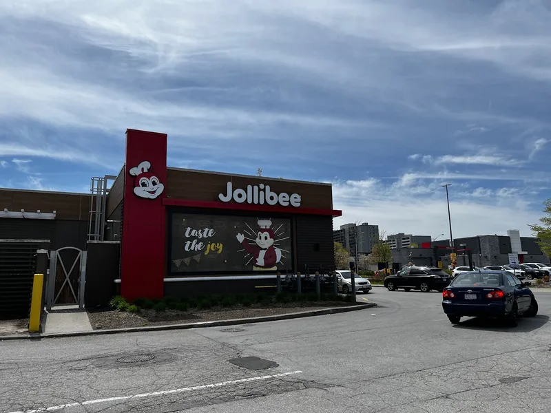 Jollibee, filipino kitchen at 15 William Kitchen Road in Scarborough, Toronto