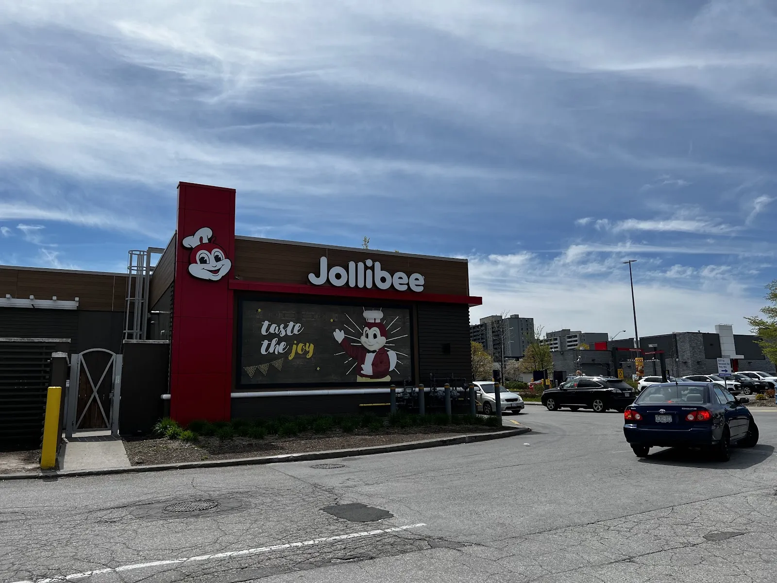 Jollibee, filipino kitchen at 15 William Kitchen Road in Scarborough, Toronto