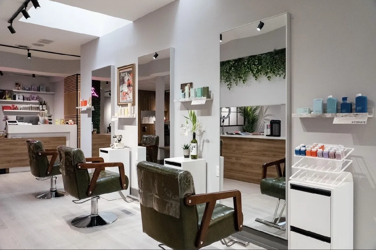 La Fuzion Hair Salon, hair salon at 407 Yonge Street in Old Toronto, Toronto