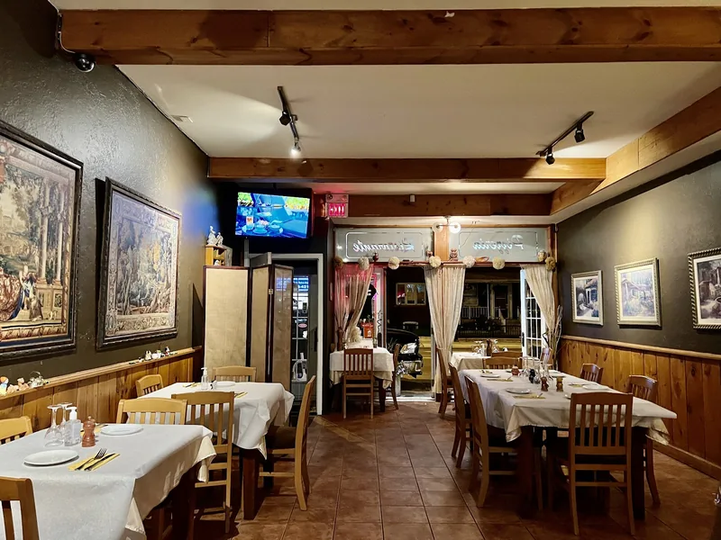 La Grotta Pizzeria, italian kitchen at 951 Pape Avenue in Old Toronto, Toronto