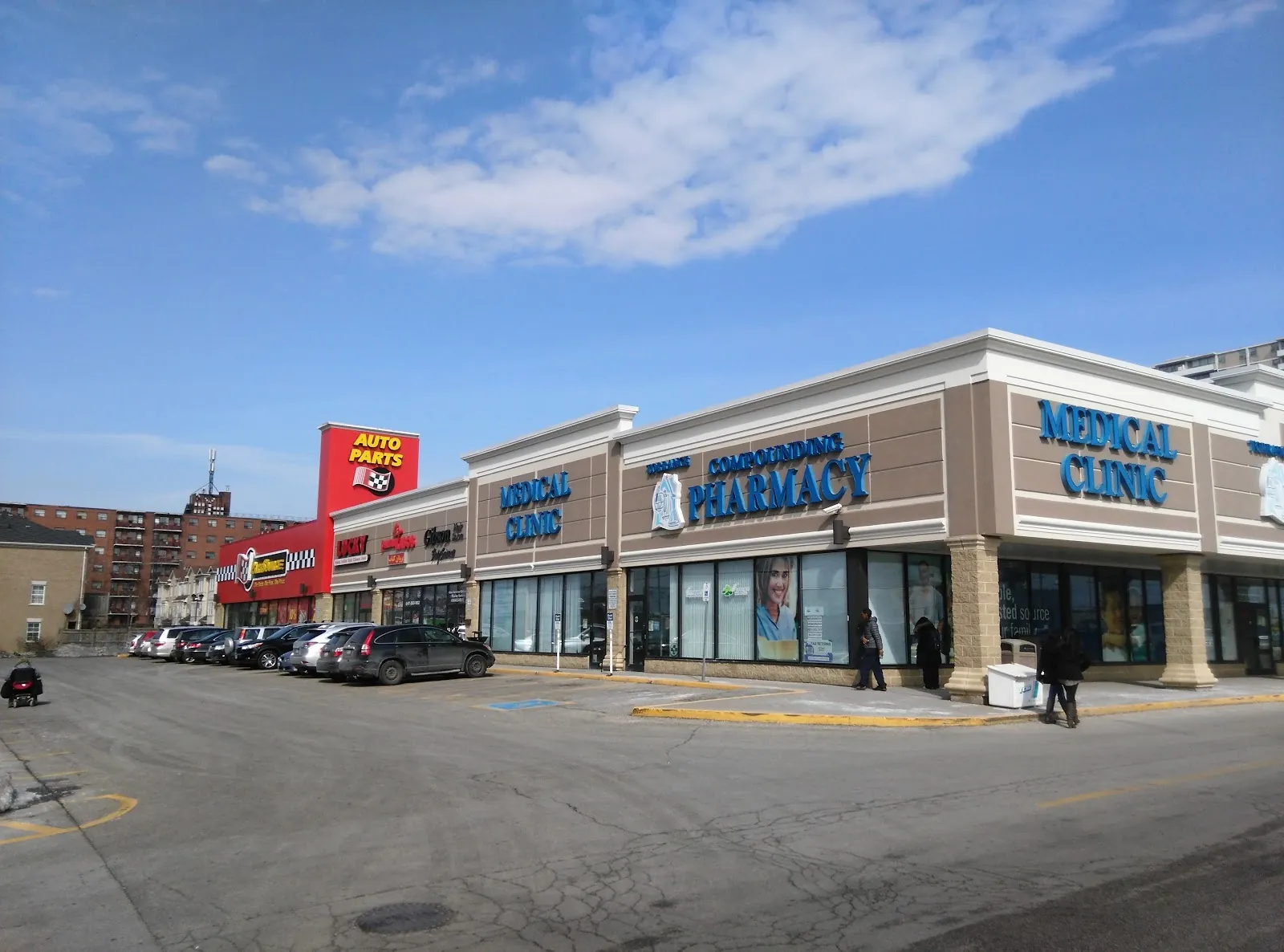 Lucky Chinese Restaurant, chinese kitchen at 2650 Lawrence Avenue East in Scarborough, Toronto