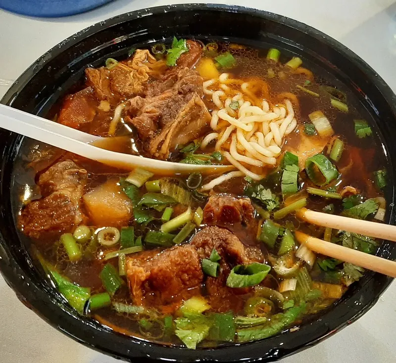 申氏成都 特色米线｜小面｜盖饭 Ms.Shen Sichuan Noodle house, chinese kitchen at 4750 Yonge Street in North York, Toronto