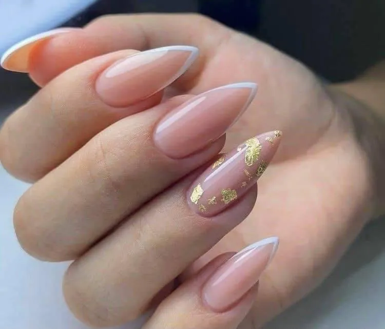 Natalie Nails, beauty salon at 1733 Bayview Avenue in Old Toronto, Toronto
