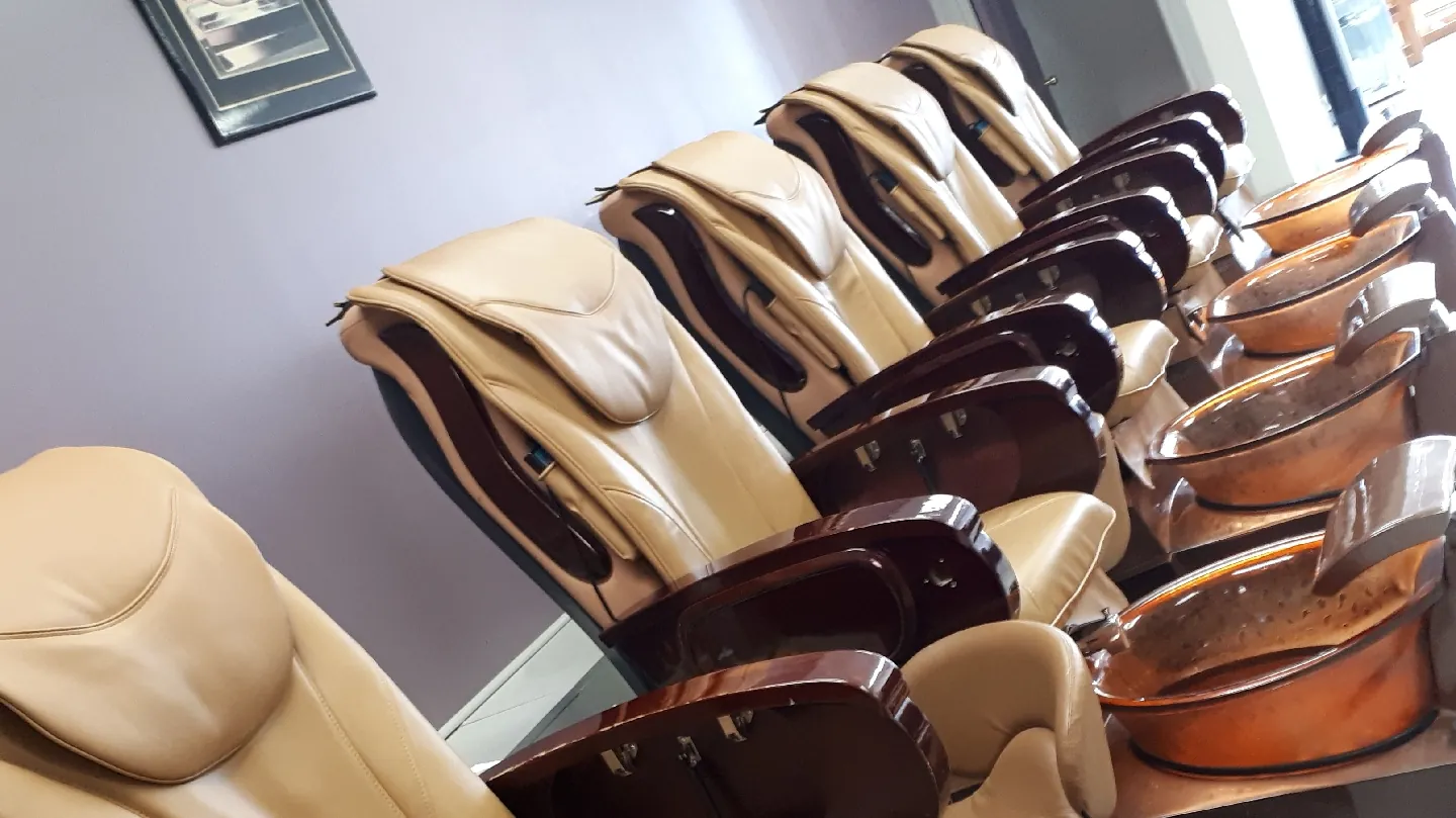Natural Nails & Spa, beauty salon at 288 Brown's Line in Etobicoke, Toronto