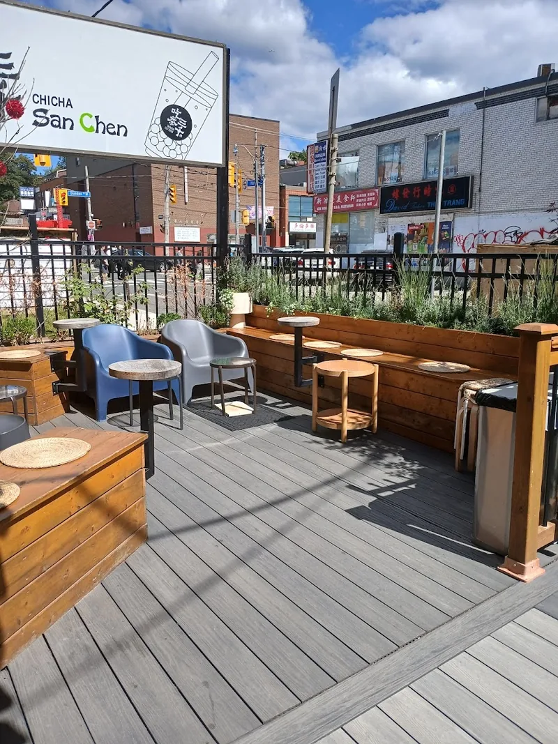 New Hong Fatt BBQ, chinese kitchen at 443 Dundas Street West in Old Toronto, Toronto