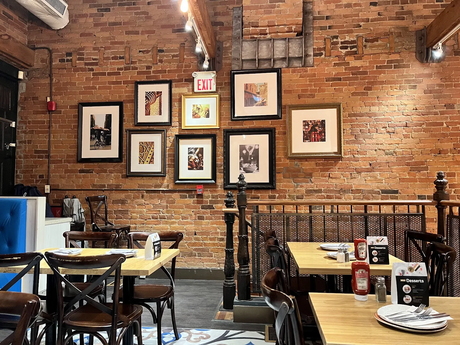 Paramount Middle Eastern Kitchen, middle eastern kitchen at 253 Yonge Street in Old Toronto, Toronto