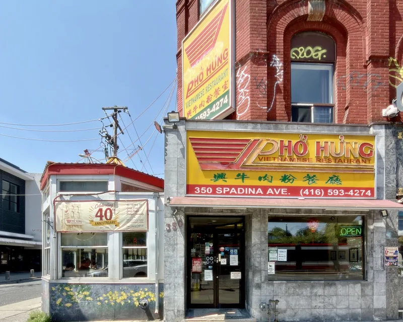 Phở Hưng Restaurant, vietnamese kitchen at 350 Spadina Avenue in Old Toronto, Toronto