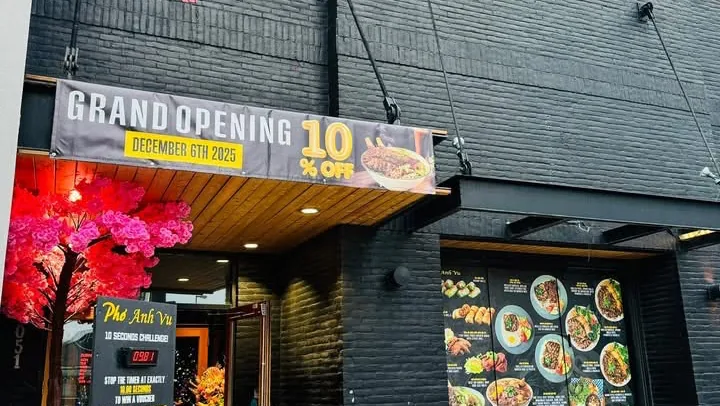 Pho Anh Vu Yonge Sheppard, vietnamese kitchen at 5051 Yonge Street in North York, Toronto