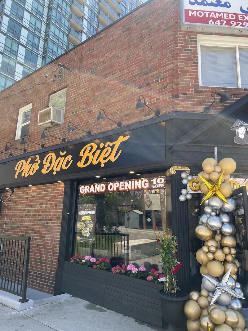 PHO DAC BIET Yonge st, vietnamese kitchen at 5295-A Yonge Street in North York, Toronto