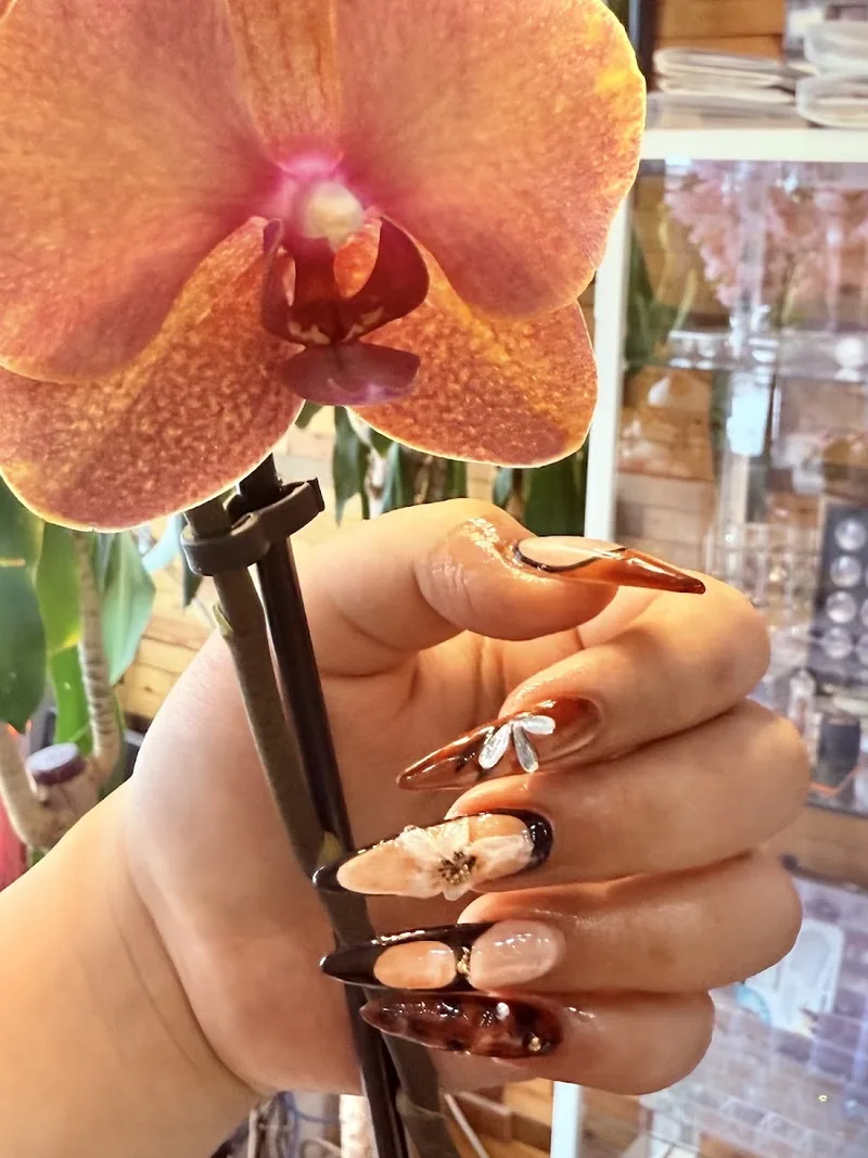 Princess Nails and Spa, beauty salon at 3503 Lake Shore Boulevard West in Etobicoke, Toronto