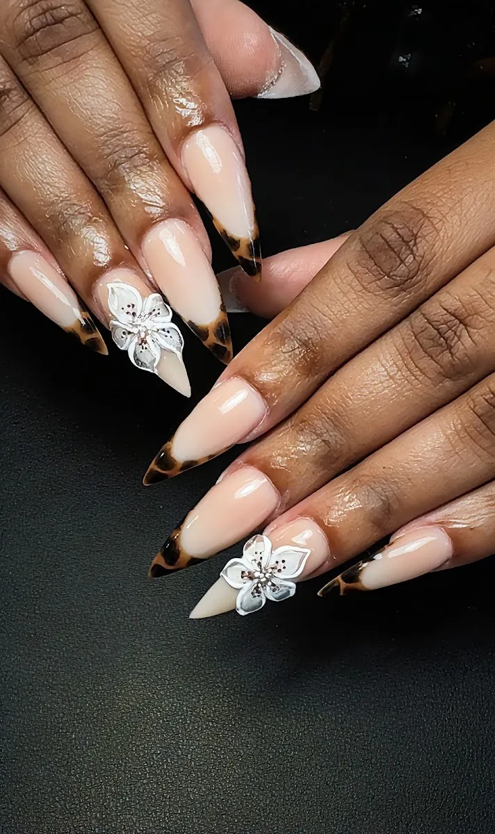 Sarang Nails & Beauty, beauty salon at 633A Bloor Street West in Old Toronto, Toronto