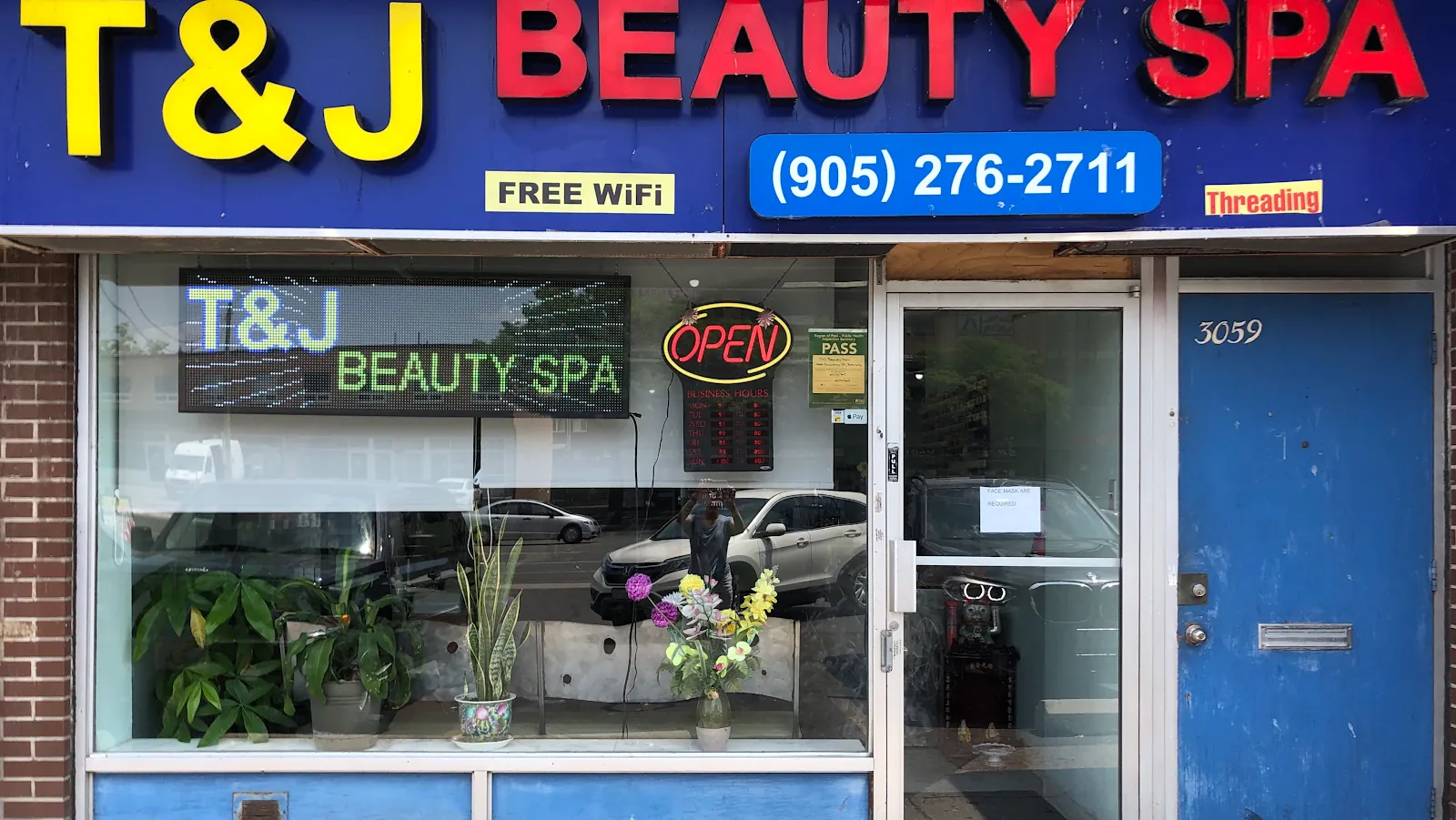 T&J Beauty Spa, beauty salon at 3059 Hurontario Street in Etobicoke, Toronto
