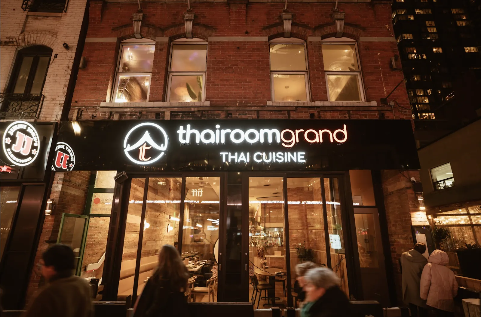 Thairoomgrand Downtown, thai kitchen at 303 King Street West in Old Toronto, Toronto