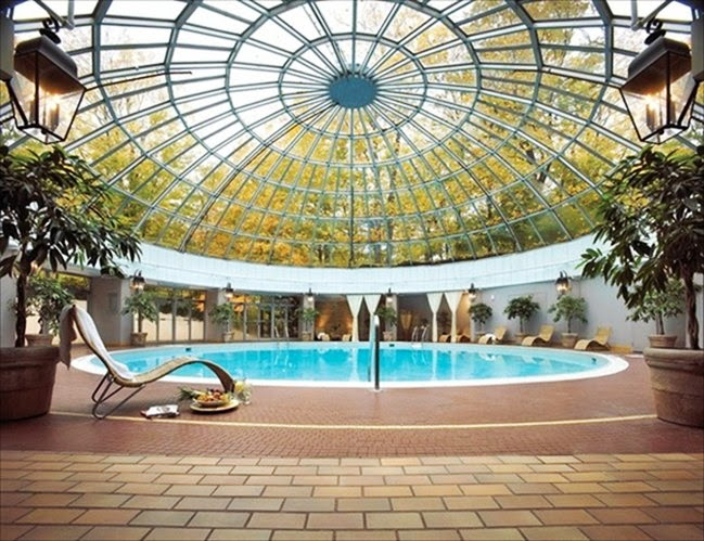 Toronto Don Valley Hotel & Suites, hotel at 175 Wynford Drive in North York, Toronto