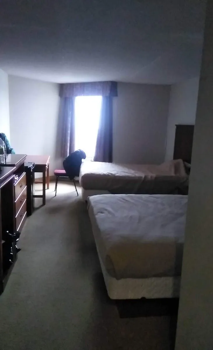 Toronto Plaza Hotel, hotel at 1677 Wilson Avenue in Etobicoke, Toronto