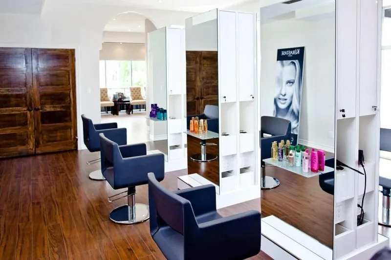 Tresses Salon