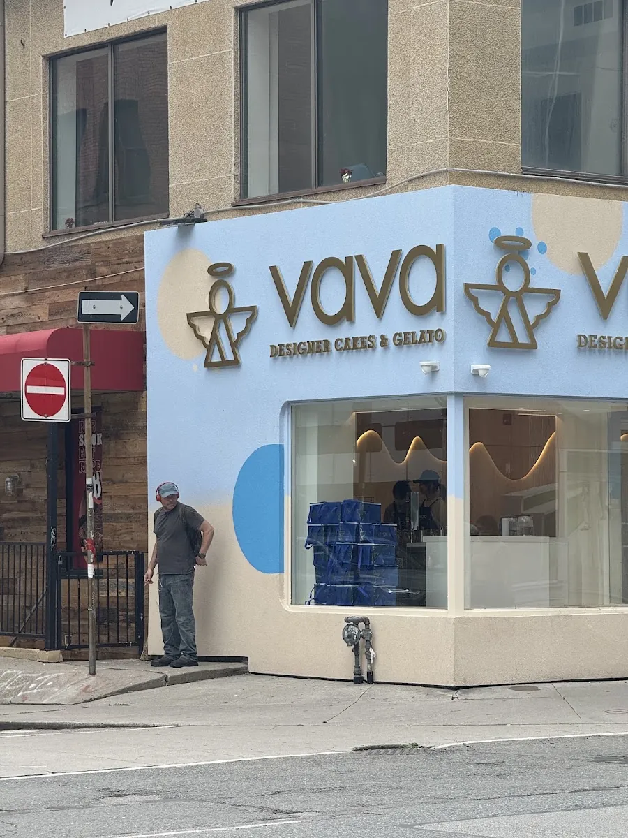 Vava Designer Cakes & Gelato, bakery at 620 Yonge Street in Old Toronto, Toronto