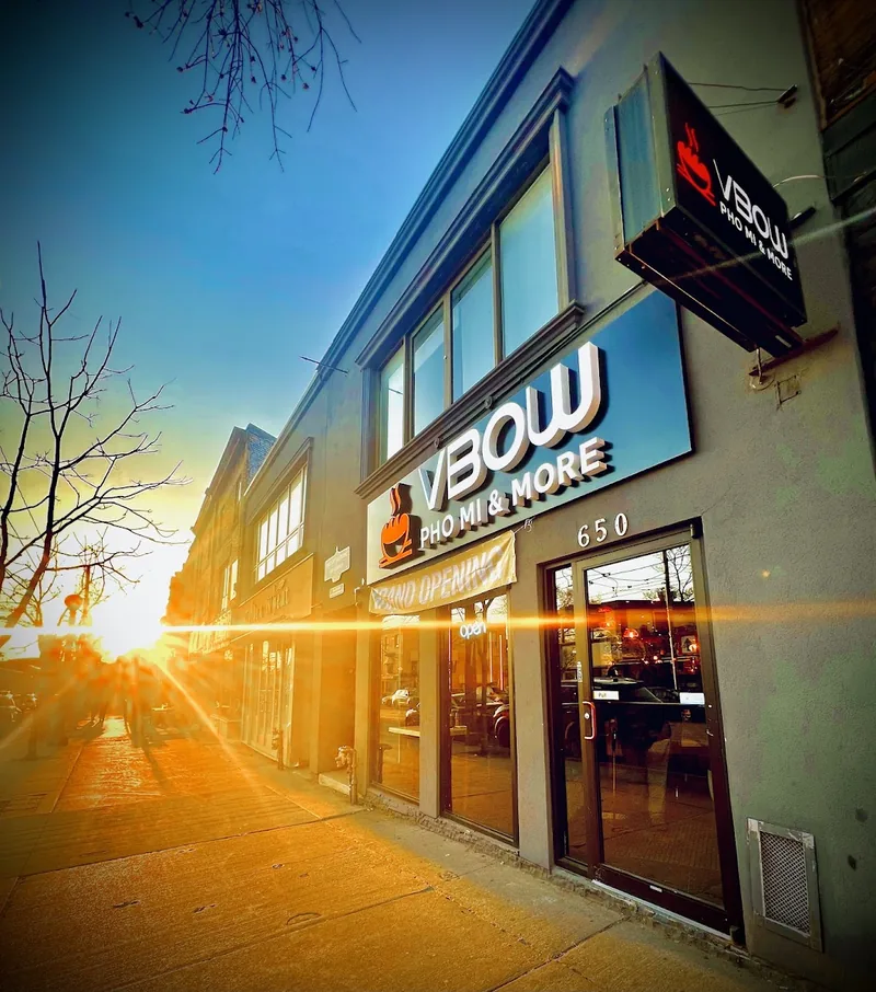 VBOW Pho Mi & More, vietnamese kitchen at 650 College Street in Old Toronto, Toronto