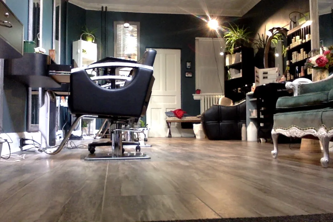 Wooden Scissors Hair Salon, hair salon at 549 Annette Street in Old Toronto, Toronto